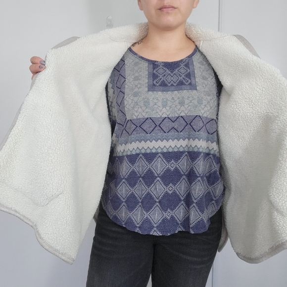 Calvin Klein Tan Knit Zip Up Poncho w/ Pockets & Faux Fur Lining, One Size - Picture 4 of 14